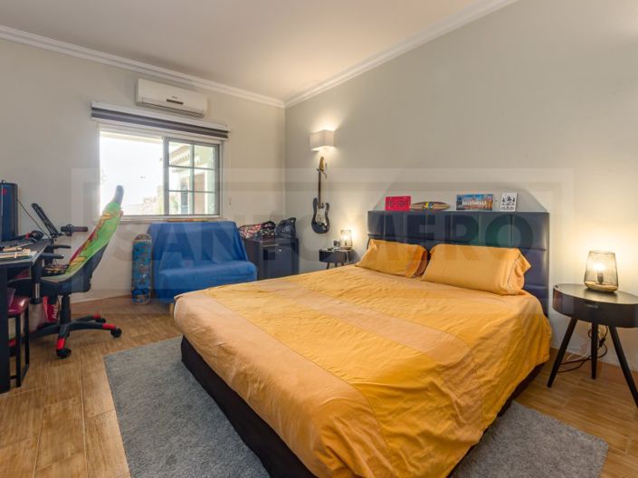 Image No.26-4 Bed House for sale