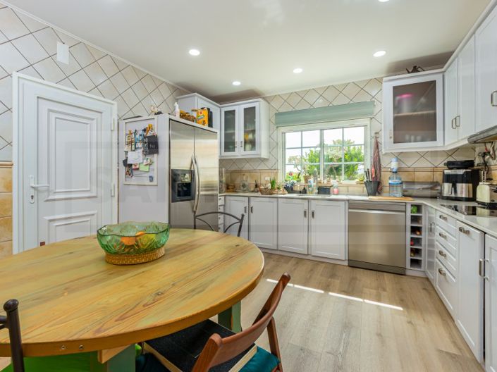 Image No.29-4 Bed House for sale