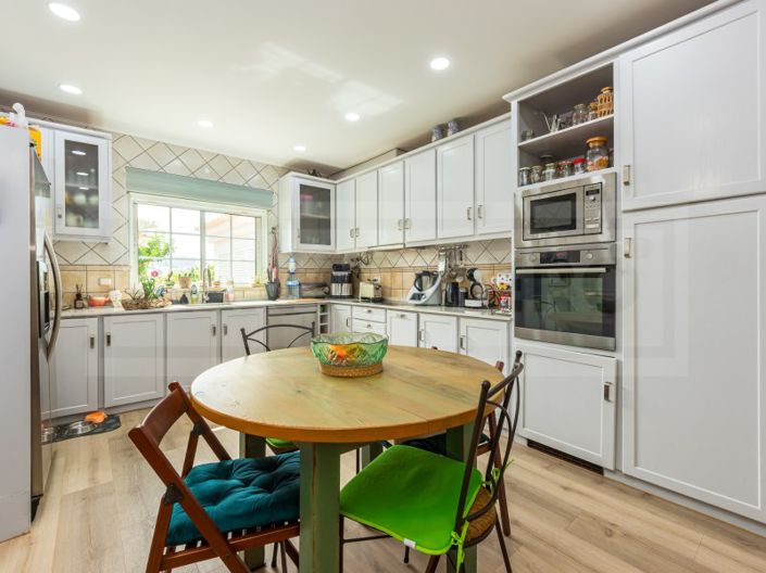 Image No.30-4 Bed House for sale