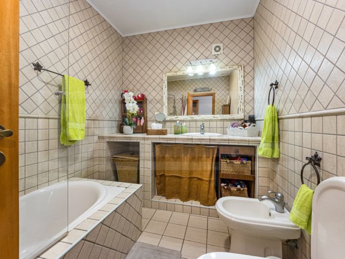 Image No.34-4 Bed House for sale