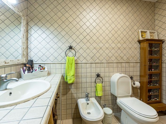 Image No.35-4 Bed House for sale