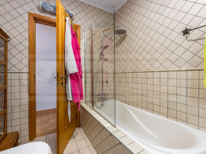 Image No.36-4 Bed House for sale