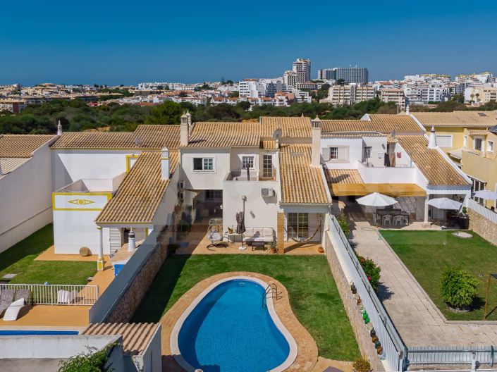 Image No.68-4 Bed House for sale