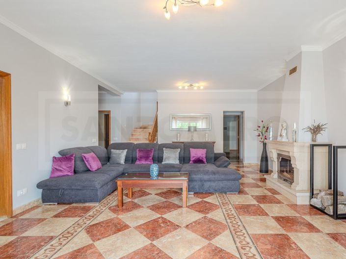 Image No.10-3 Bed House for sale