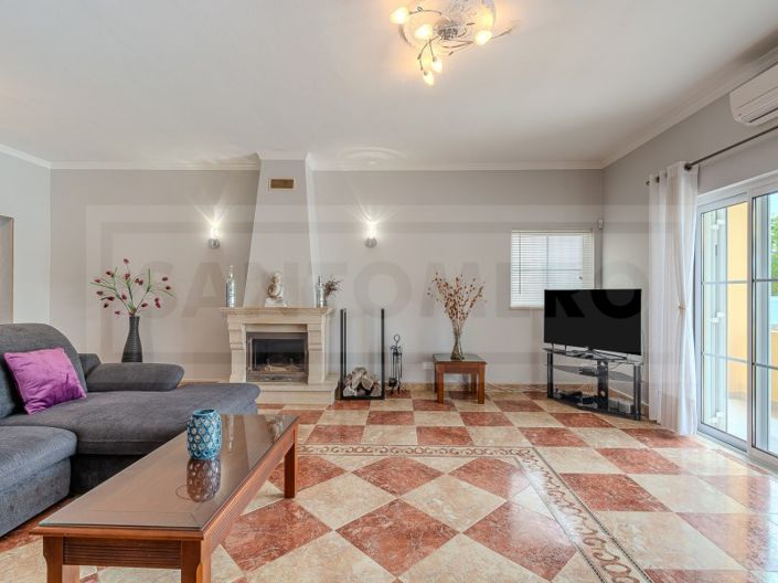 Image No.11-3 Bed House for sale