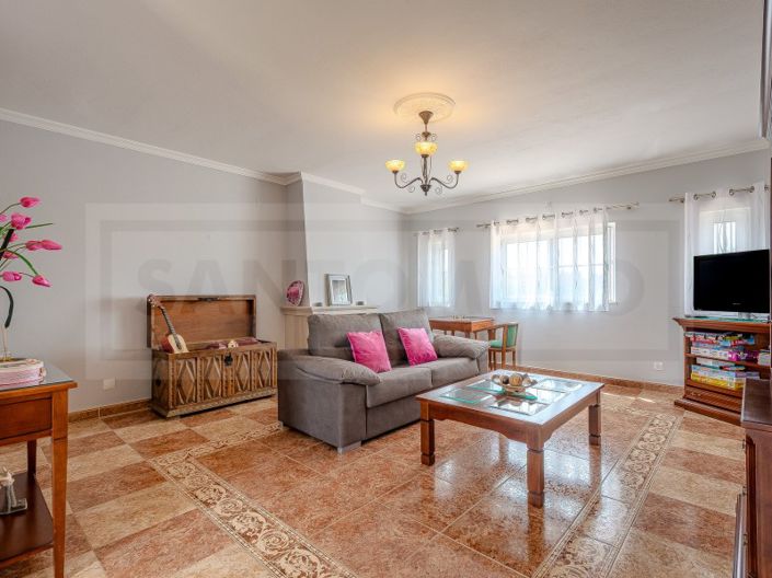 Image No.18-3 Bed House for sale