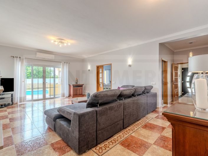 Image No.3-3 Bed House for sale