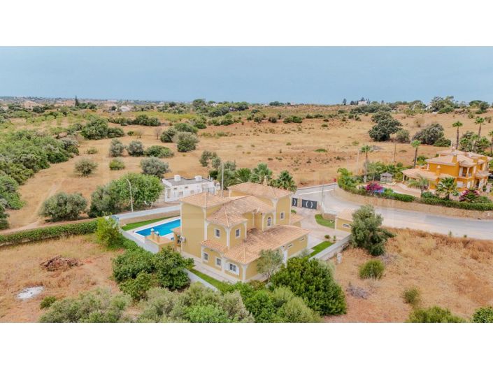 Image No.42-3 Bed House for sale