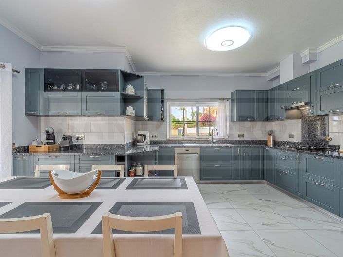 Image No.8-3 Bed House for sale