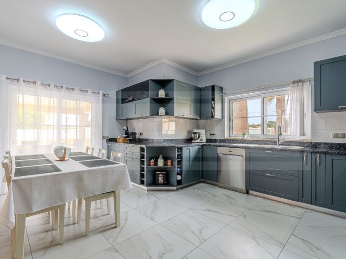 Image No.9-3 Bed House for sale