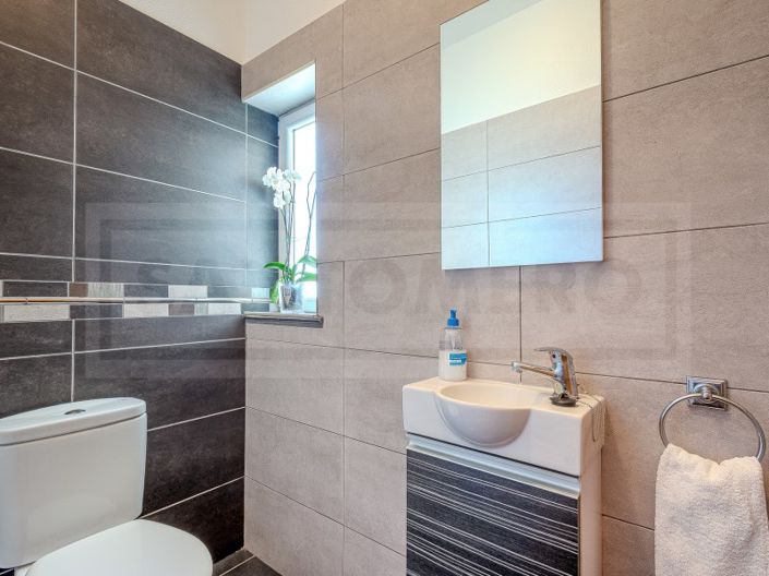 Image No.14-3 Bed House for sale