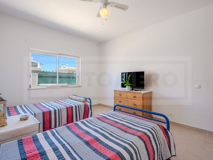 Image No.25-3 Bed House for sale