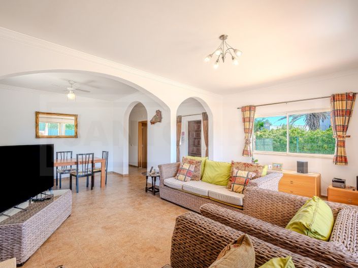 Image No.3-3 Bed House for sale