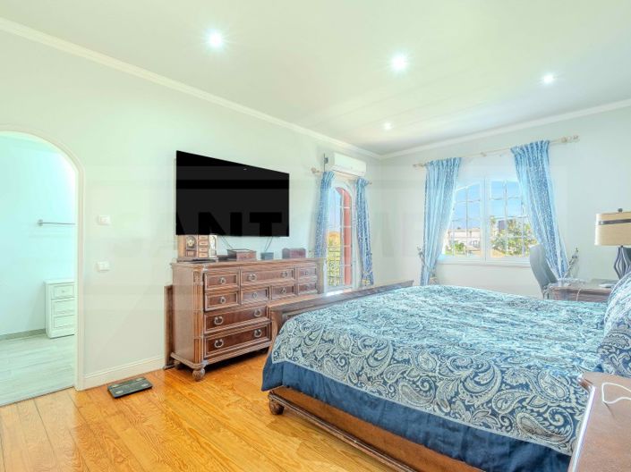 Image No.15-4 Bed House for sale