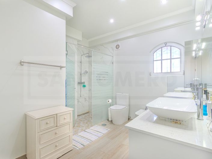 Image No.16-4 Bed House for sale