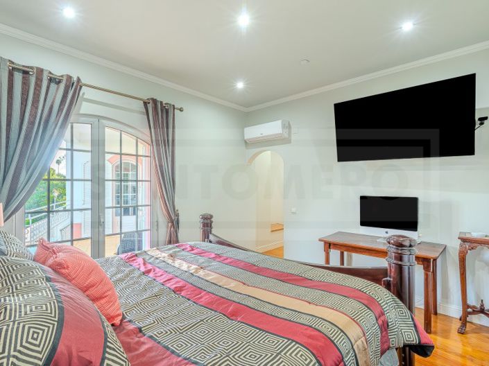 Image No.18-4 Bed House for sale