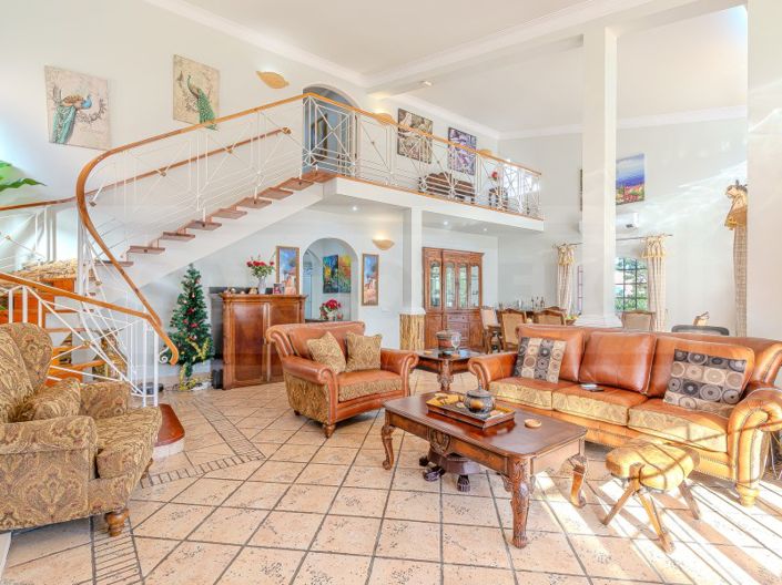 Image No.2-4 Bed House for sale