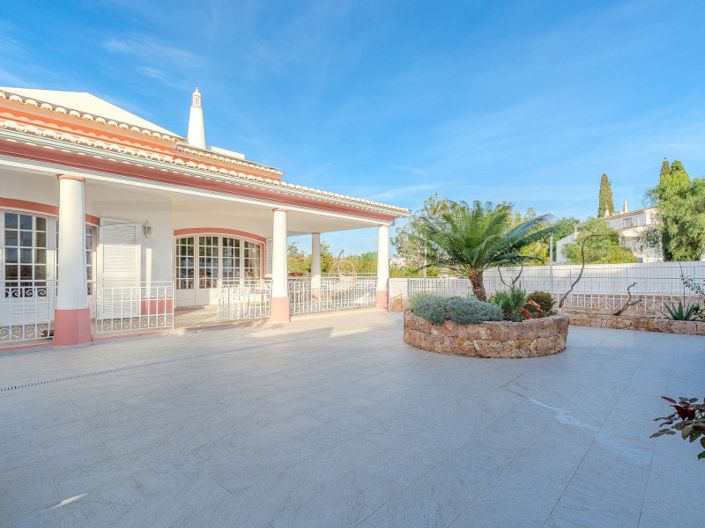 Image No.25-4 Bed House for sale