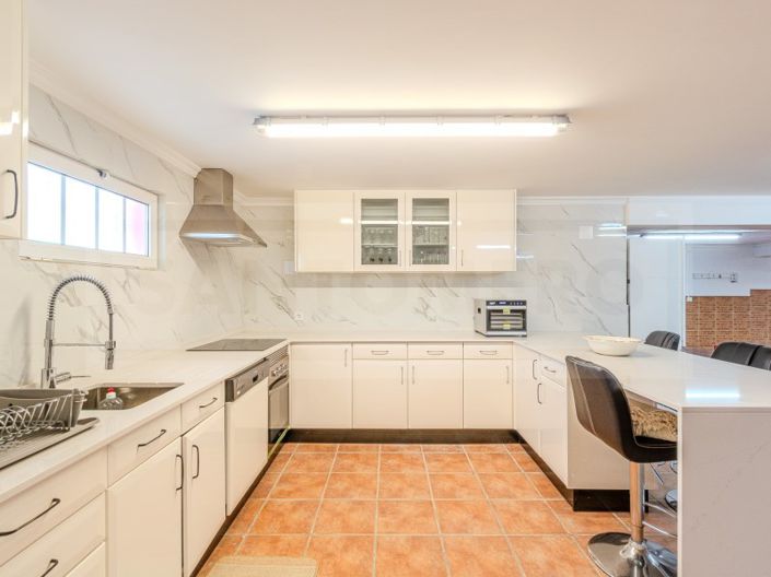 Image No.34-4 Bed House for sale