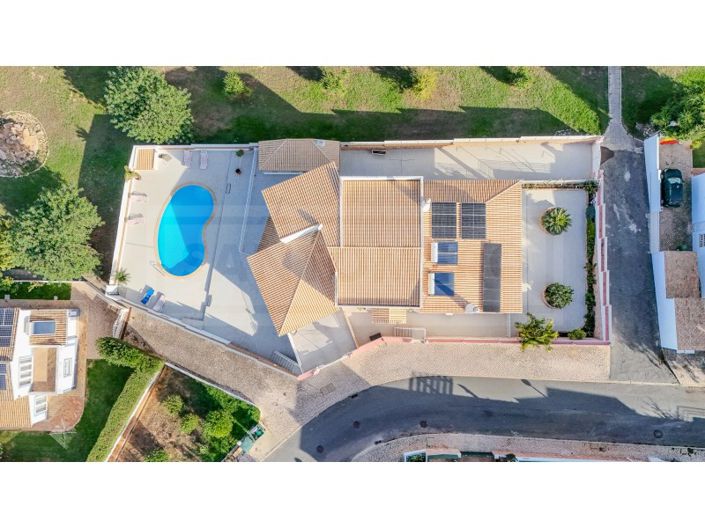 Image No.37-4 Bed House for sale