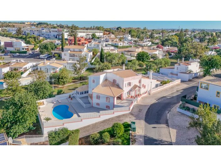 Image No.38-4 Bed House for sale