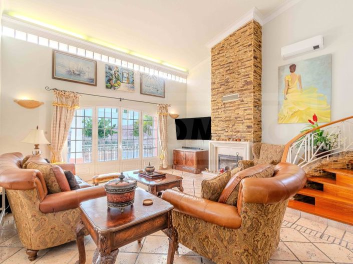 Image No.6-4 Bed House for sale