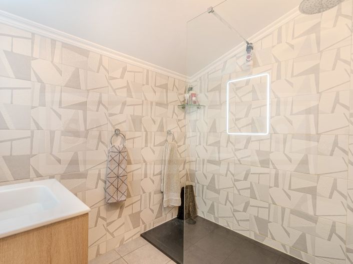 Image No.17-3 Bed Apartment for sale