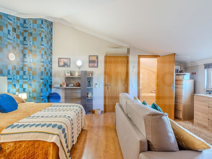 Image No.24-3 Bed Apartment for sale