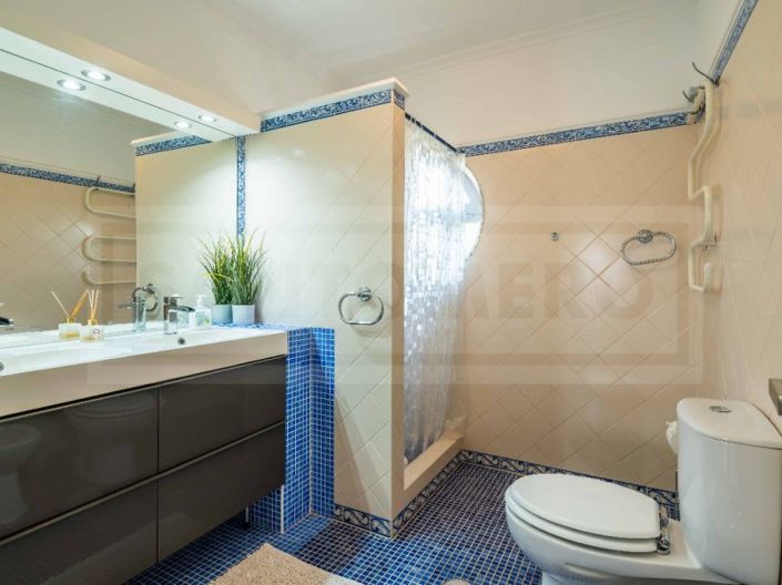 Image No.19-4 Bed House for sale