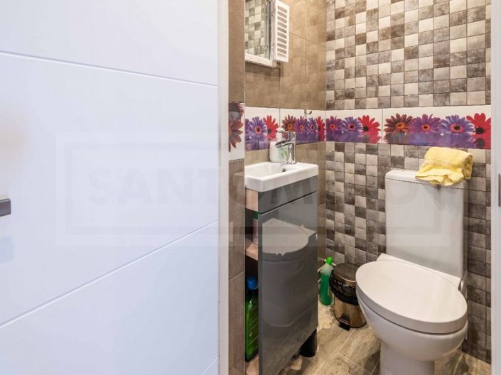 Image No.6-4 Bed House for sale