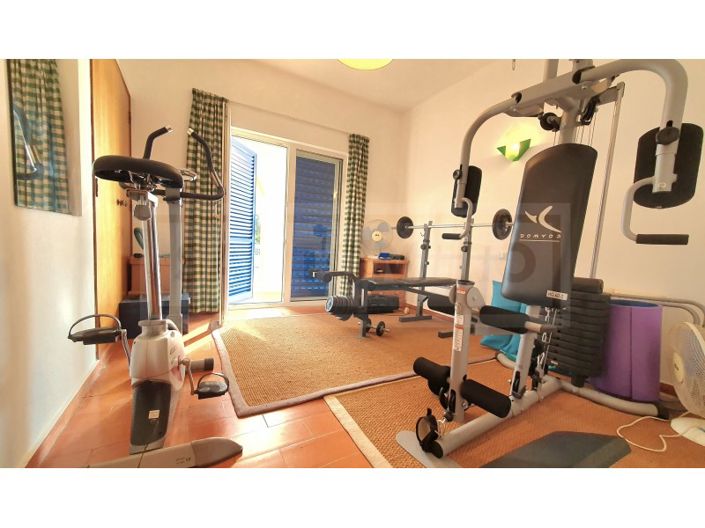 Image No.18-5 Bed House for sale