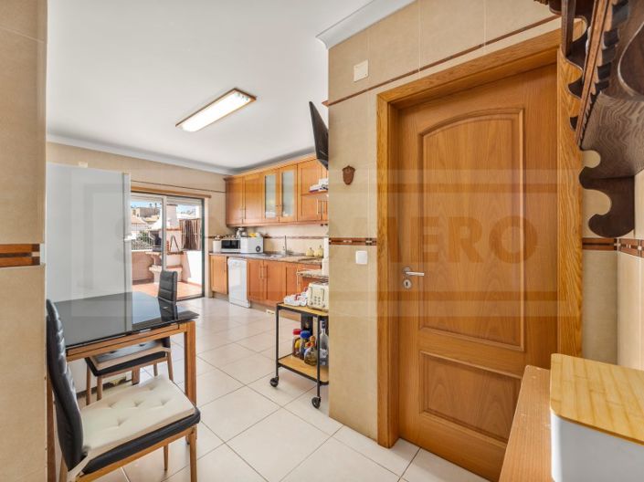 Image No.10-3 Bed Apartment for sale