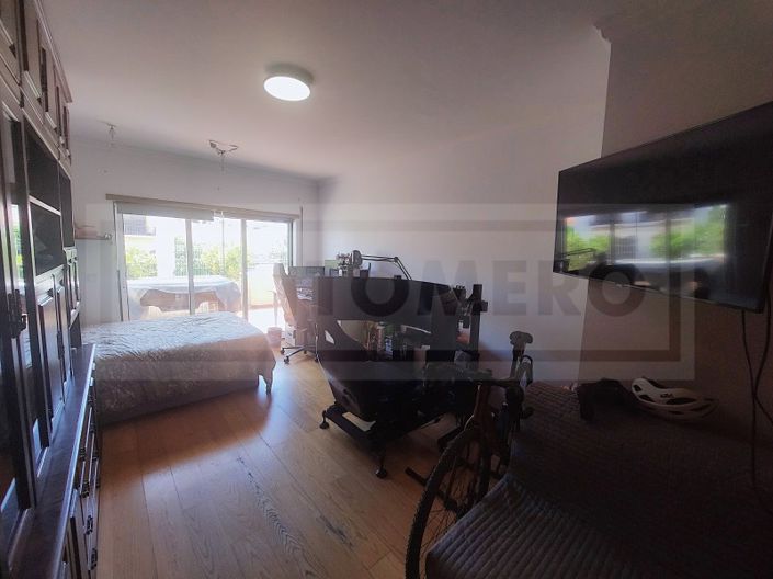 Image No.11-3 Bed Apartment for sale