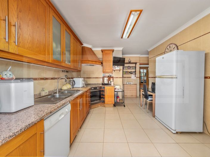 Image No.12-3 Bed Apartment for sale