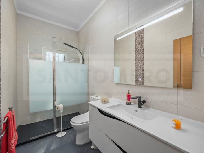 Image No.14-3 Bed House for sale