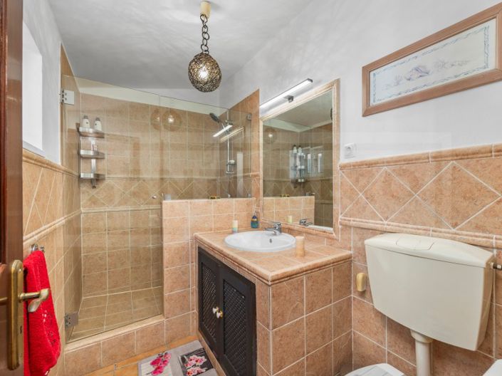 Image No.35-3 Bed House for sale