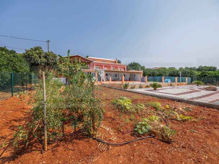Image No.45-3 Bed House for sale