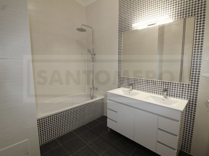 Image No.14-2 Bed House for sale