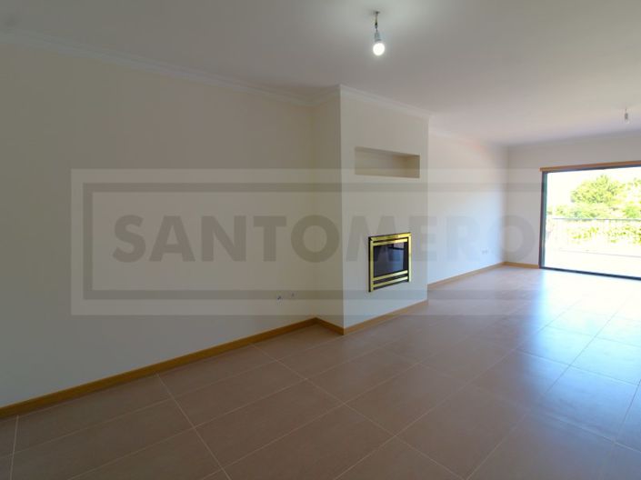 Image No.4-2 Bed House for sale