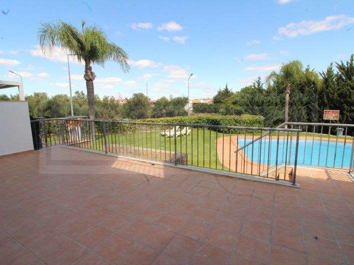 Image No.8-2 Bed House for sale
