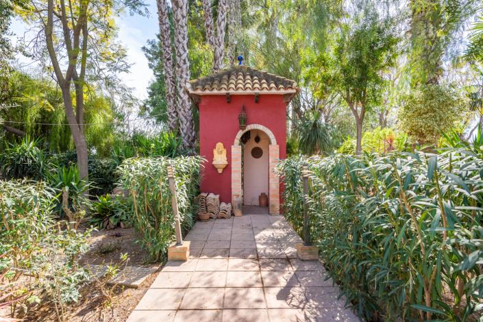 Image No.35-4 Bed Country Property for sale