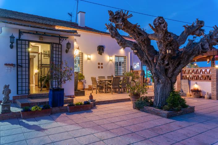 Image No.53-4 Bed Country Property for sale