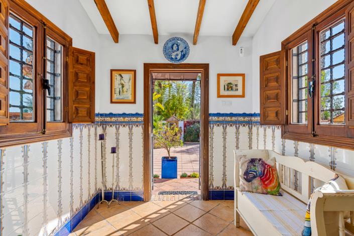 Image No.6-4 Bed Country Property for sale