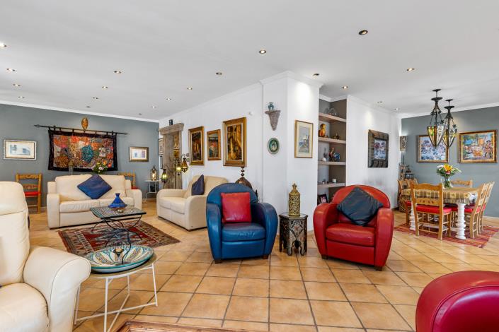 Image No.10-4 Bed Country Property for sale