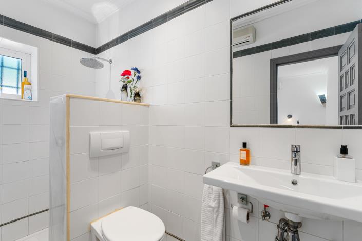 Image No.27-4 Bed Country Property for sale