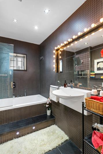 Image No.19-4 Bed Country Property for sale