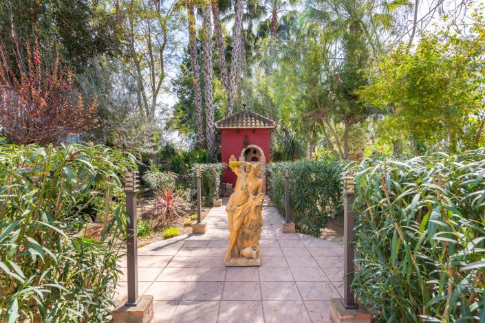 Image No.48-4 Bed Country Property for sale