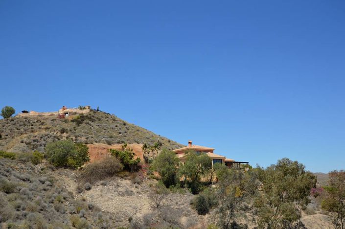 Image No.2-5 Bed Villa for sale