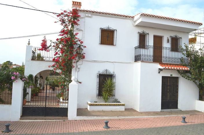 Image No.2-5 Bed Villa for sale