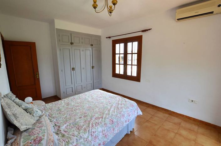 Image No.17-5 Bed Villa for sale